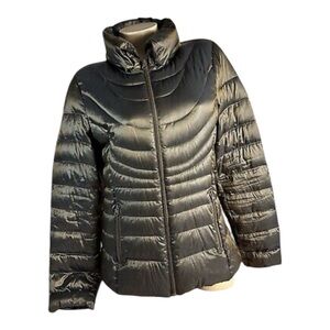 A.N.A. Packable Premium Down Jacket in Olive Green